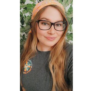 Meet your Posher, Eva